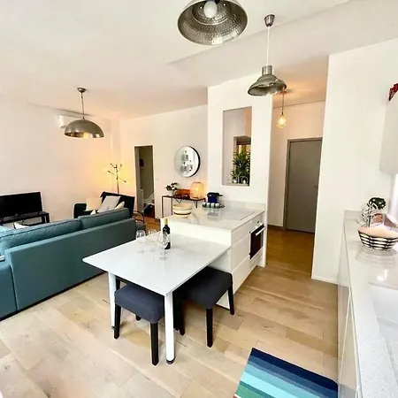 Beaux T2 Et T3 Climatises Dans Le Triangle D'or Bordéus