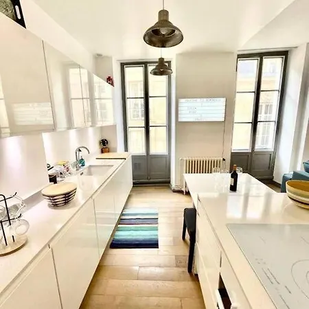 Beaux T2 Et T3 Climatises Dans Le Triangle D'or Apartment *