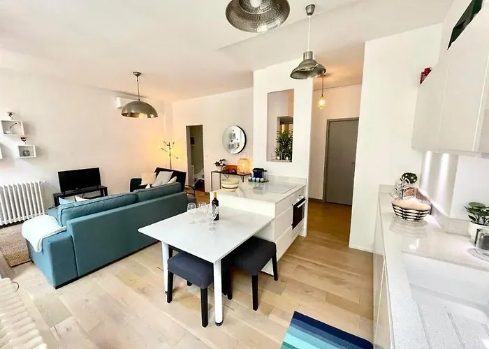 Beaux T2 Et T3 Climatises Dans Le Triangle D'or 波尔多