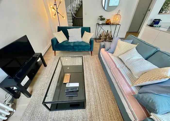 Appartement Beaux T2 Et T3 Climatisés Dans Le Triangle D'or *