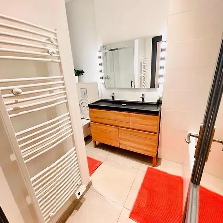 Beaux T2 Et T3 Climatises Dans Le Triangle D'or * ボルドー