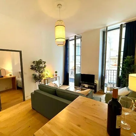 Beaux T2 Et T3 Climatises Dans Le Triangle D'or ボルドー