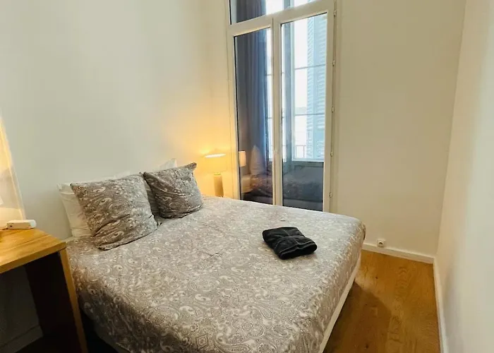 Beaux T2 Et T3 Climatisés Dans Le Triangle D'or Apartamento